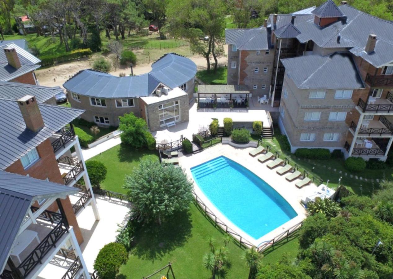 Victoria Village Carilo Exterior photo